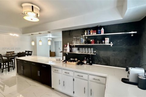 Casa en venta en Hollywood, Florida, 4 dormitorios, 184.23 m2 № 2065340 - foto 8