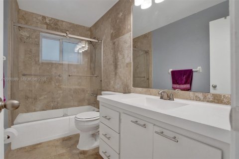 Casa en venta en Hollywood, Florida, 4 dormitorios, 184.23 m2 № 2065340 - foto 29