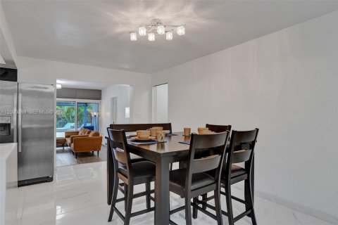 Casa en venta en Hollywood, Florida, 4 dormitorios, 184.23 m2 № 2065340 - foto 17