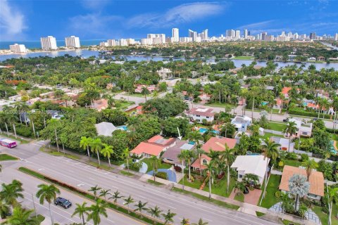 Casa en venta en Hollywood, Florida, 4 dormitorios, 184.23 m2 № 2065340 - foto 2