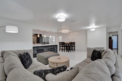 Casa en venta en Hollywood, Florida, 4 dormitorios, 184.23 m2 № 2065340 - foto 14