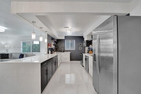 Casa en venta en Hollywood, Florida, 4 dormitorios, 184.23 m2 № 2065340 - foto 12