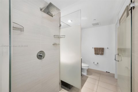 Condominio en venta en Miami, Florida, 1 dormitorio, 66.8 m2 № 1980545 - foto 10