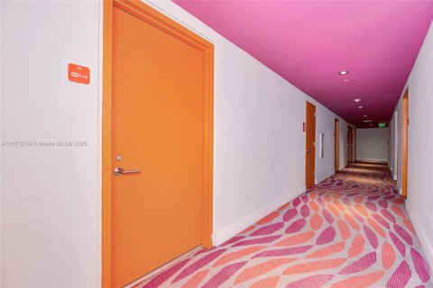 Condominio en venta en Miami, Florida, 1 dormitorio, 66.8 m2 № 1980545 - foto 19