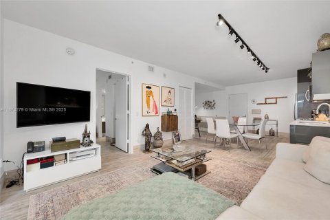 Condominio en venta en Miami, Florida, 1 dormitorio, 66.8 m2 № 1980545 - foto 15