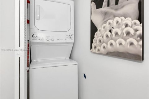 Condominio en venta en Miami, Florida, 1 dormitorio, 66.8 m2 № 1980545 - foto 8