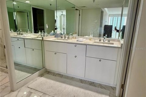 Снять в аренду кондоминиум в Тампа, Флорида 4 комнаты, 185.43м2, № 2092069 - фото 19