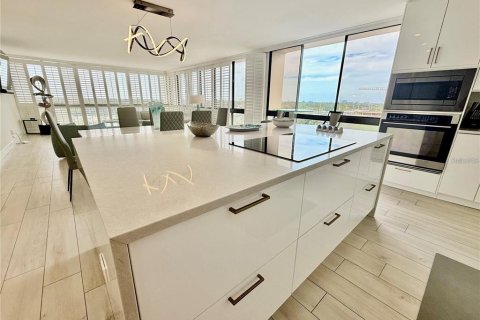Снять в аренду кондоминиум в Тампа, Флорида 4 комнаты, 185.43м2, № 2092069 - фото 6