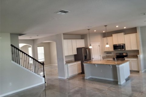 Casa en venta en Kissimmee, Florida, 5 dormitorios, 287.25 m2 № 2157532 - foto 8