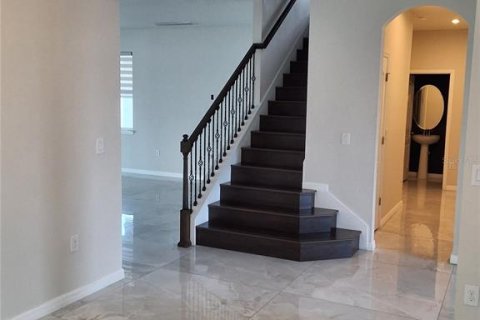 Casa en venta en Kissimmee, Florida, 5 dormitorios, 287.25 m2 № 2157532 - foto 6