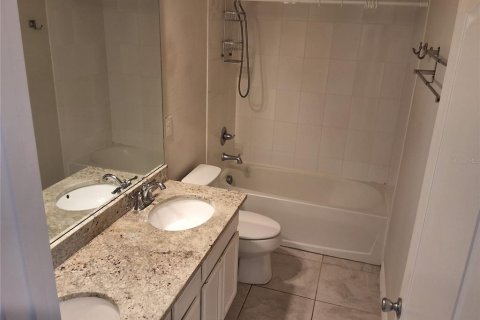 Casa en venta en Kissimmee, Florida, 5 dormitorios, 287.25 m2 № 2157532 - foto 29