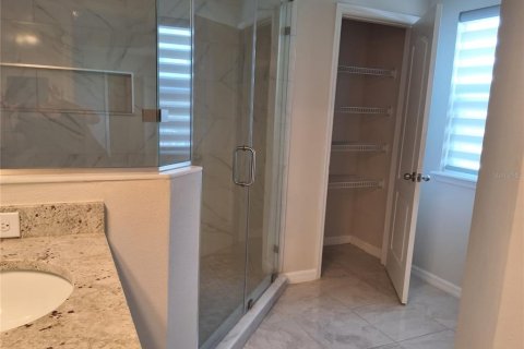 Casa en venta en Kissimmee, Florida, 5 dormitorios, 287.25 m2 № 2157532 - foto 20