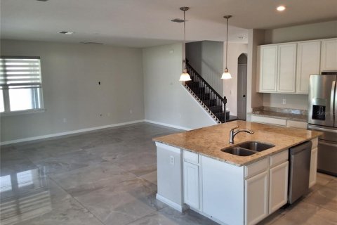 Casa en venta en Kissimmee, Florida, 5 dormitorios, 287.25 m2 № 2157532 - foto 9