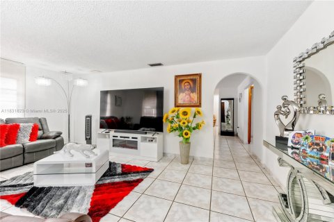 Villa ou maison à vendre à Miami, Floride: 5 chambres, 287.25 m2 № 1808973 - photo 9