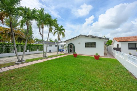 Villa ou maison à vendre à Miami, Floride: 5 chambres, 287.25 m2 № 1808973 - photo 30