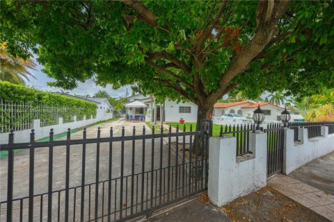 Villa ou maison à vendre à Miami, Floride: 5 chambres, 287.25 m2 № 1808973 - photo 3