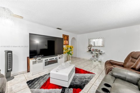 Villa ou maison à vendre à Miami, Floride: 5 chambres, 287.25 m2 № 1808973 - photo 7