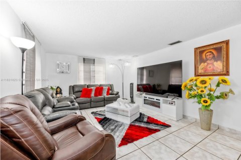 Villa ou maison à vendre à Miami, Floride: 5 chambres, 287.25 m2 № 1808973 - photo 6