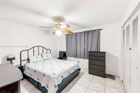 Villa ou maison à vendre à Miami, Floride: 5 chambres, 287.25 m2 № 1808973 - photo 22