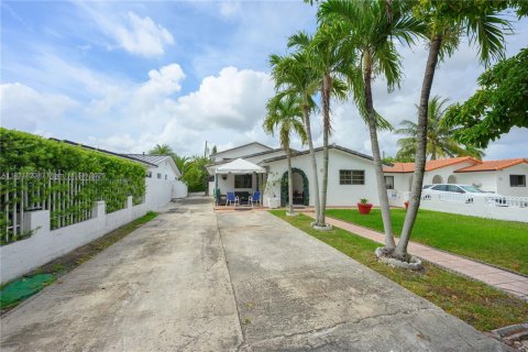 Villa ou maison à vendre à Miami, Floride: 5 chambres, 287.25 m2 № 1808973 - photo 29