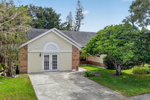 House in Orlando, Florida 4 bedrooms, 198.72 sq.m. № 2312355