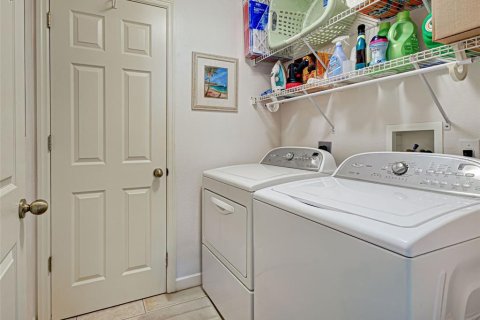 Купить кондоминиум в Венеция, Флорида 7 комнат, 118.91м2, № 1827957 - фото 27