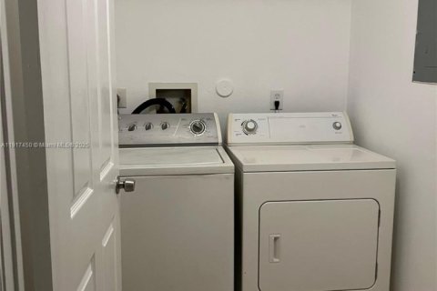 Condominio en alquiler en Pompano Beach, Florida, 2 dormitorios, 96.15 m2 № 1972181 - foto 7