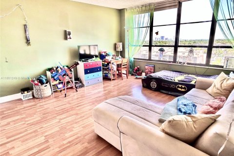 Copropriété à vendre à Hallandale Beach, Floride: 2 chambres, 130.06 m2 № 2090453 - photo 9