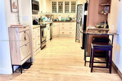Copropriété à vendre à Hallandale Beach, Floride: 2 chambres, 130.06 m2 № 2090453 - photo 2