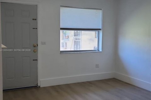 Condo in Miami, Florida, 1 bedroom  № 2170520 - photo 5