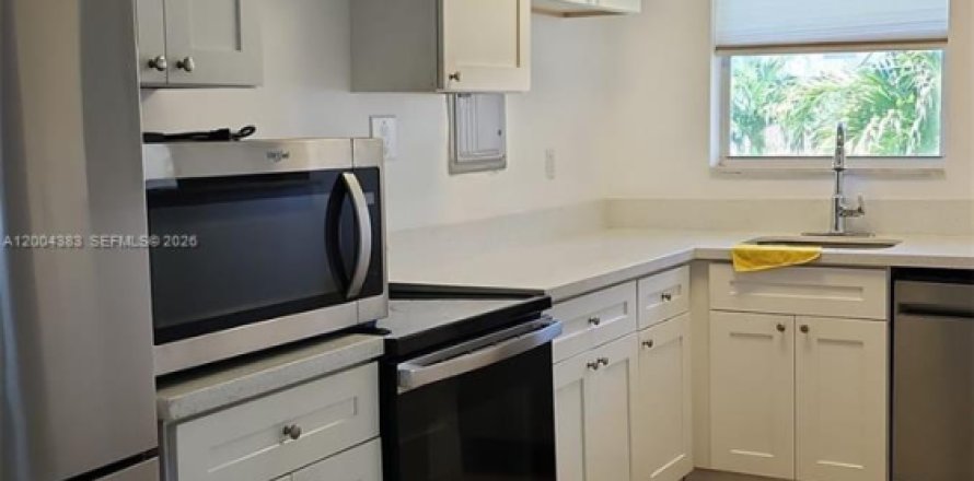 Condo in Miami, Florida, 1 bedroom  № 2170520