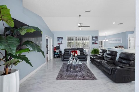 Casa en venta en Spring Hill, Florida, 3 dormitorios, 163.32 m2 № 2386515 - foto 5