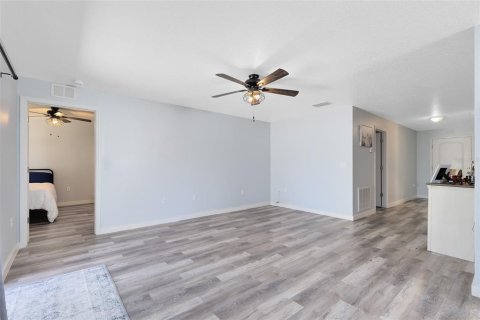 House in Tavares, Florida 3 bedrooms, 137.77 sq.m. № 1530035 - photo 7