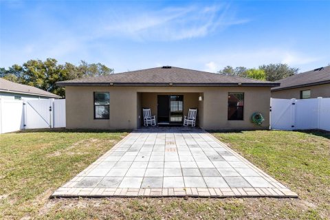 House in Tavares, Florida 3 bedrooms, 137.77 sq.m. № 1530035 - photo 24