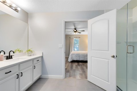 House in Tavares, Florida 3 bedrooms, 137.77 sq.m. № 1530035 - photo 16
