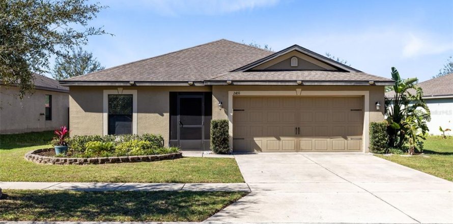 House in Tavares, Florida 3 bedrooms, 137.77 sq.m. № 1530035