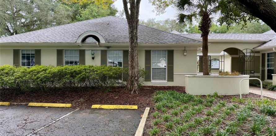 Immobilier commercial à Gainesville, Floride 444.54 m2 № 2407142