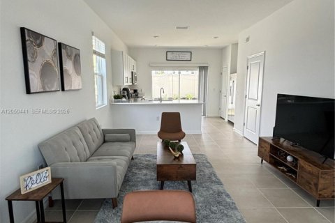 Touwnhouse à vendre à Sarasota, Floride: 2 chambres № 2252358 - photo 4