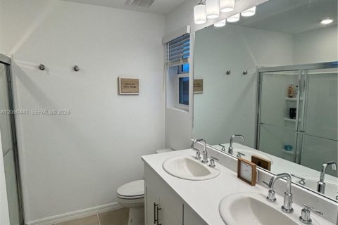 Touwnhouse à vendre à Sarasota, Floride: 2 chambres № 2252358 - photo 17