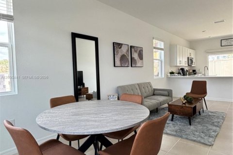 Touwnhouse à vendre à Sarasota, Floride: 2 chambres № 2252358 - photo 8