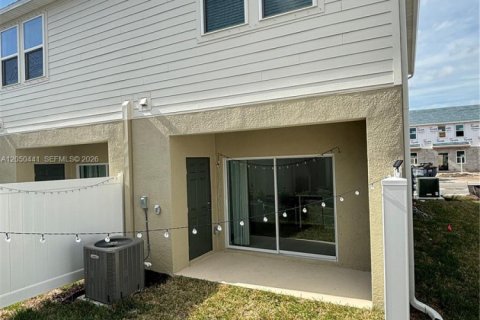 Touwnhouse à vendre à Sarasota, Floride: 2 chambres № 2252358 - photo 12
