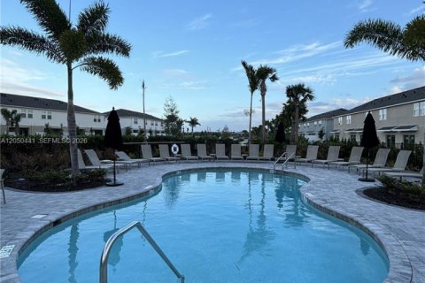 Touwnhouse à vendre à Sarasota, Floride: 2 chambres № 2252358 - photo 25