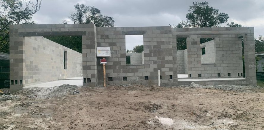 House in Tampa, Florida 3 bedrooms, 158.12 sq.m. № 1515118