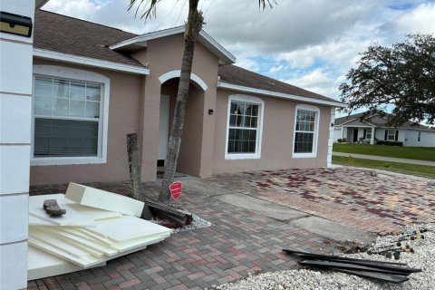 House in Port St. Lucie, Florida 4 bedrooms, 162.58 sq.m. № 2083244 - photo 6