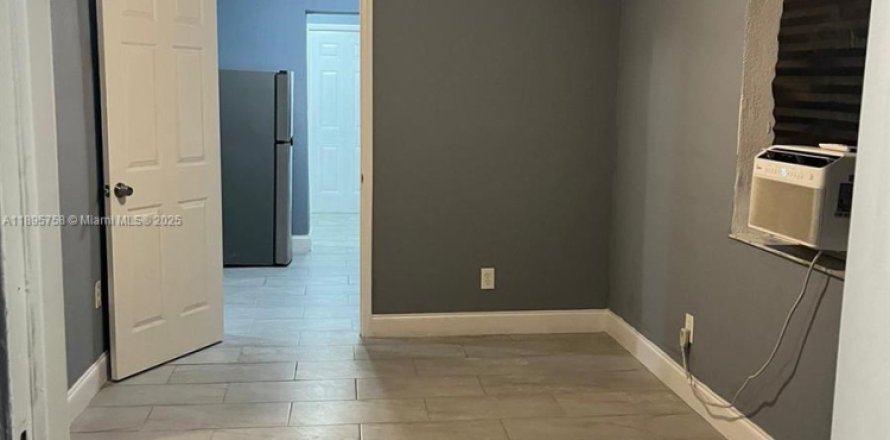 Villa ou maison à Florida City, Floride 2 chambres, 44.59 m2 № 1950011