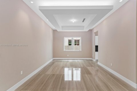 Villa ou maison à vendre à Doral, Floride: 5 chambres, 335.93 m2 № 2004751 - photo 16