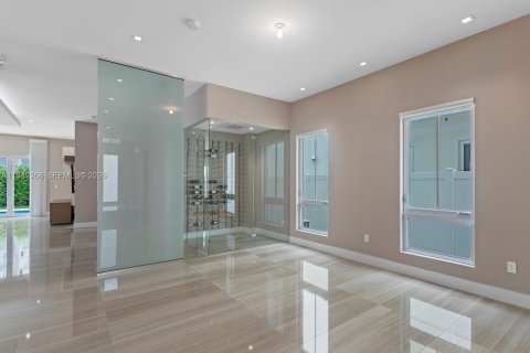 Villa ou maison à vendre à Doral, Floride: 5 chambres, 335.93 m2 № 2004751 - photo 13