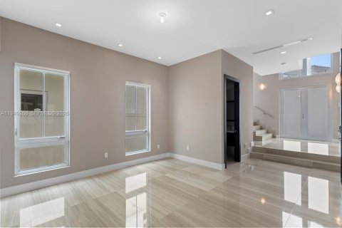 Villa ou maison à vendre à Doral, Floride: 5 chambres, 335.93 m2 № 2004751 - photo 12