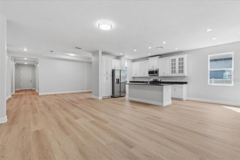 Villa ou maison à vendre à Apollo Beach, Floride: 3 chambres, 184.78 m2 № 2429172 - photo 4