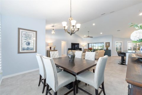 House in Ocala, Florida 3 bedrooms, 196.21 sq.m. № 1893606 - photo 8